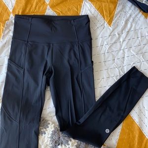 Lululemon cropped leggings with pockets